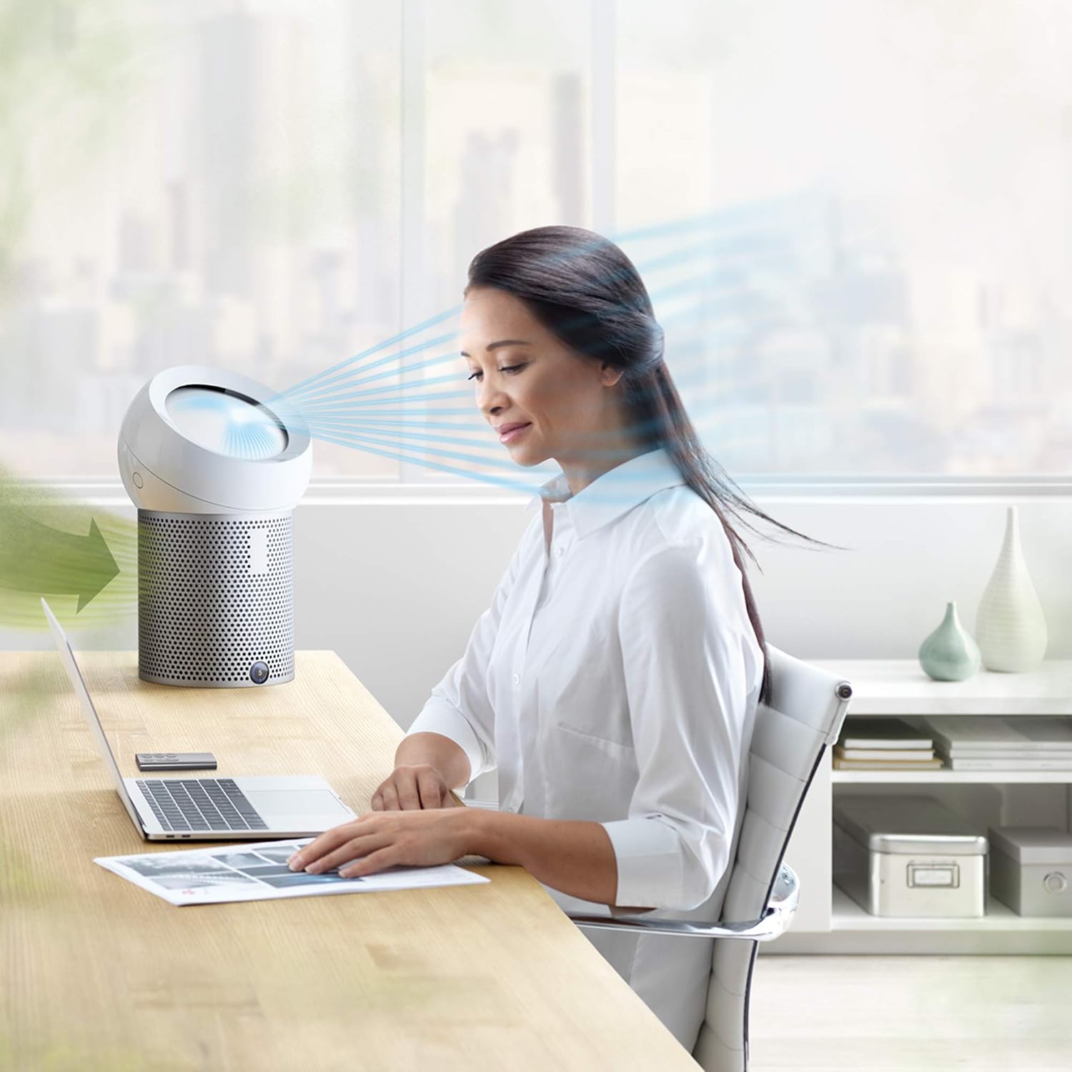 Dyson Pure Cool Me Personal Purifying Fan, BP01 HEPA Air Purifier & Fan, Removes Pollutants, Dust, Mold, VOCs, for Desks, Bedside, Side Tables, White (Renewed)